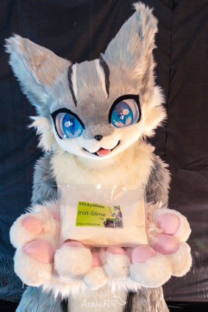 Giant furry cat Mizuno (fursuit)